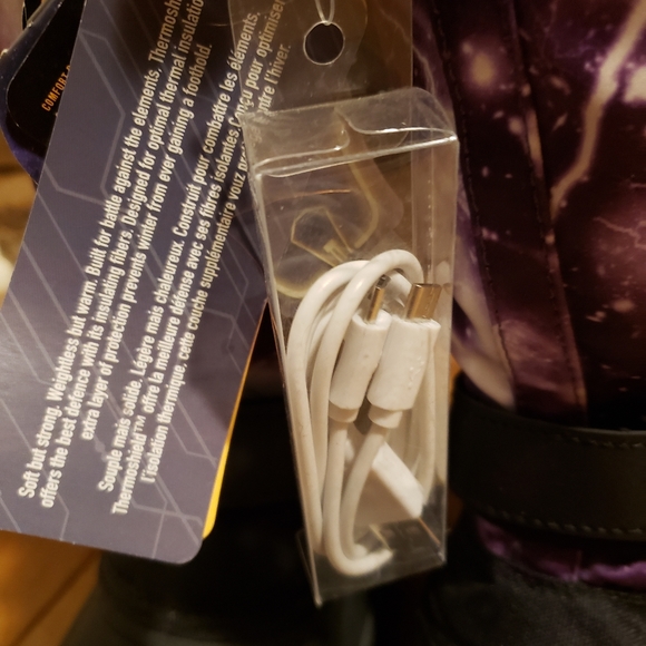 Brand new Absolute Canada kids' winter boots - Picture 7 of 14